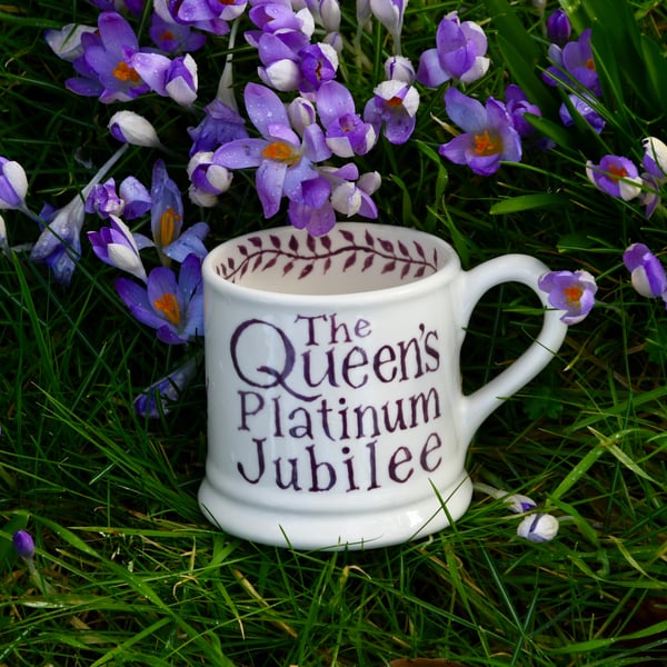 Queen's Platinum Jubilee Country Mug - Hand Painted