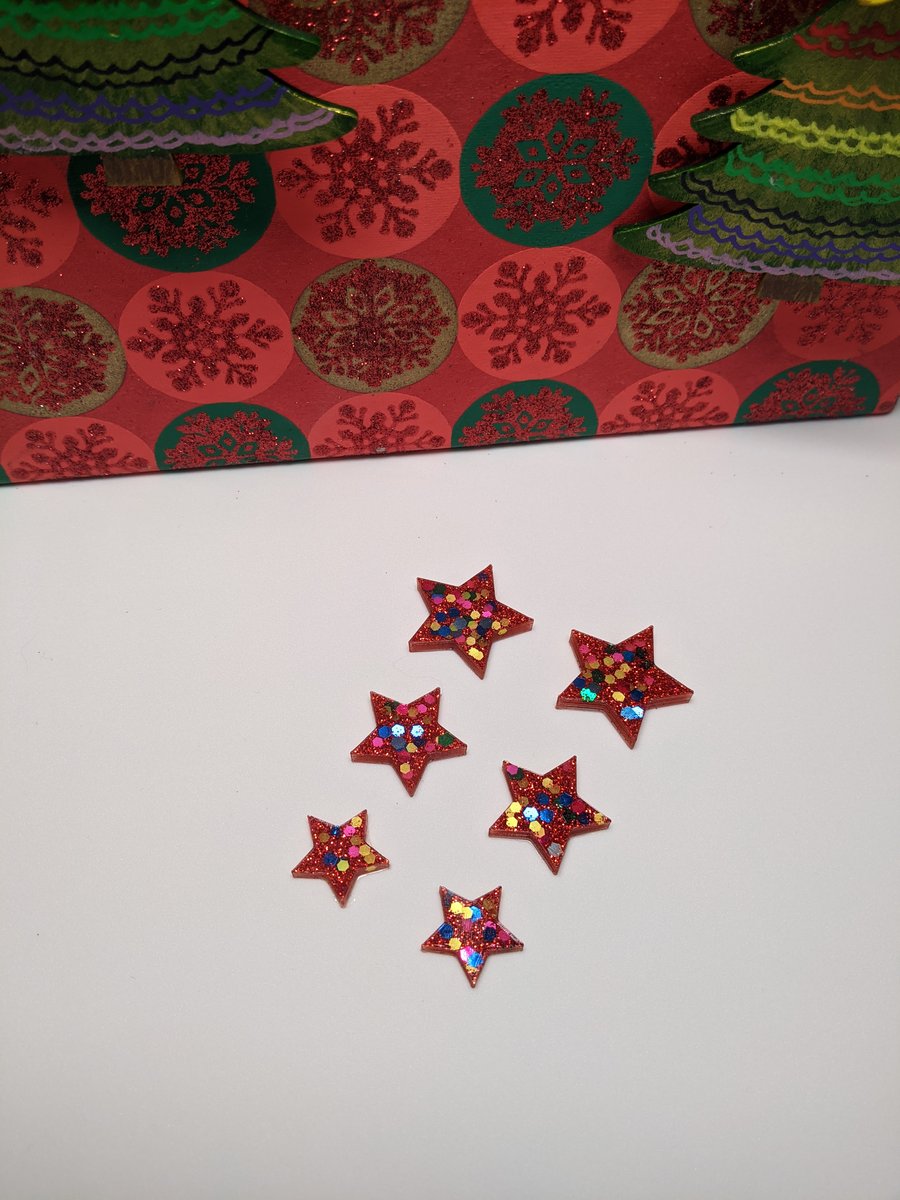 Kitschmas cracker studs! Red glitter stars