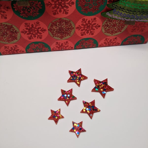Kitschmas cracker studs! Red glitter stars
