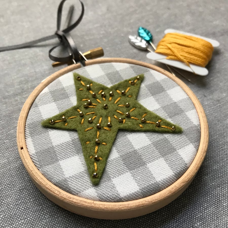 Mini Embroidered Star in Green Wall Decoration Hoop Art 