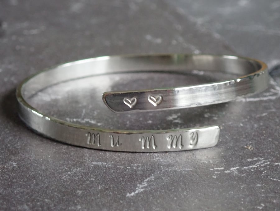 Mummy bangle deals