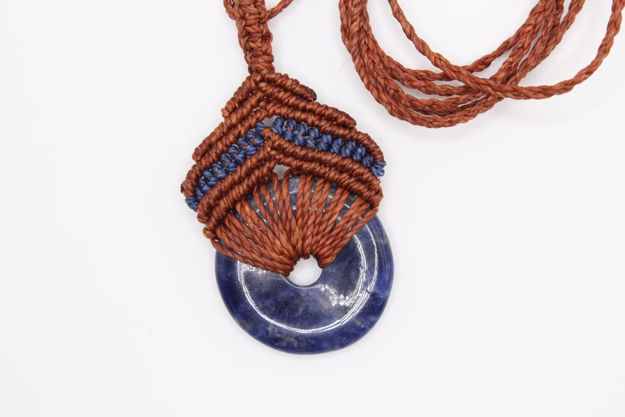 Sodalite Ring Macramé Necklace 