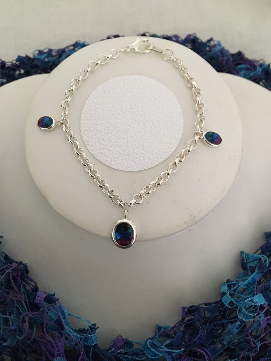 Pretty Bracelet with 3 Oval Drops