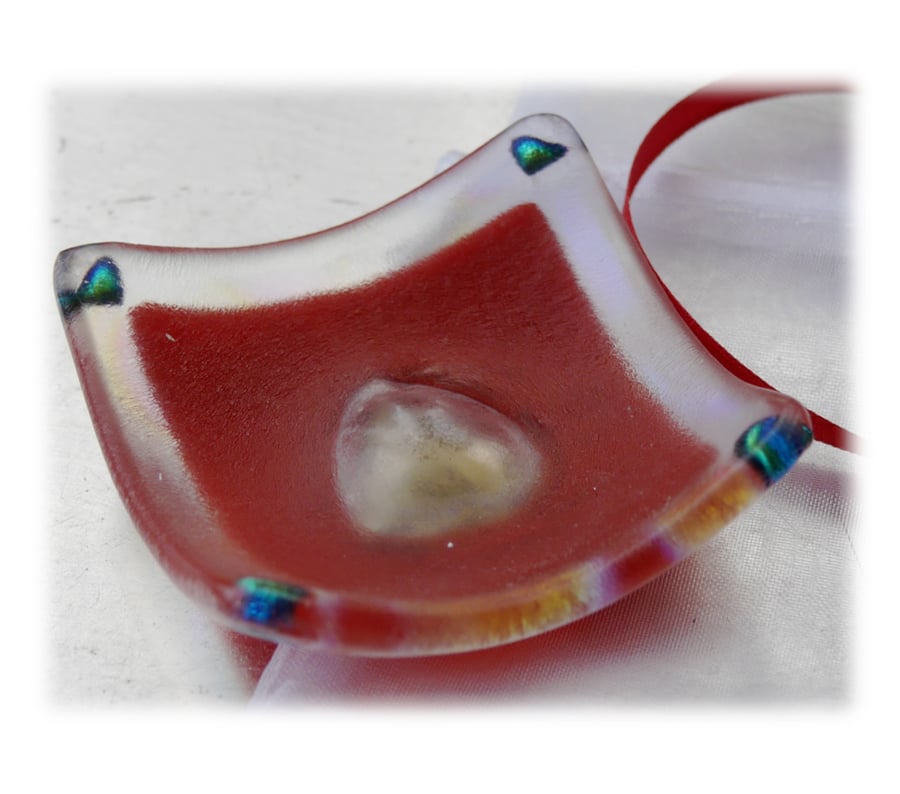 Seconds Sunda y Red Heart Earring Ring Dish Fused Glass 6.5cm Dichroic 