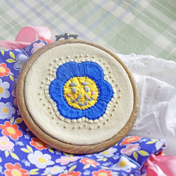 Embroidery Hoop Decoration - Duke Flower