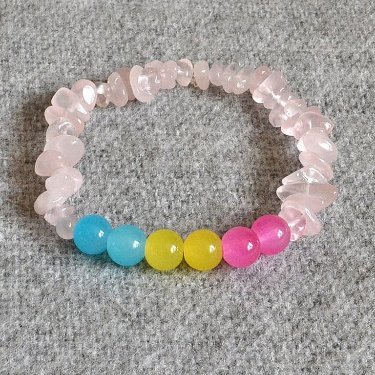 Pansexual Pride – Elastic Bracelet with Glass Beads and Rose Quartz Chip