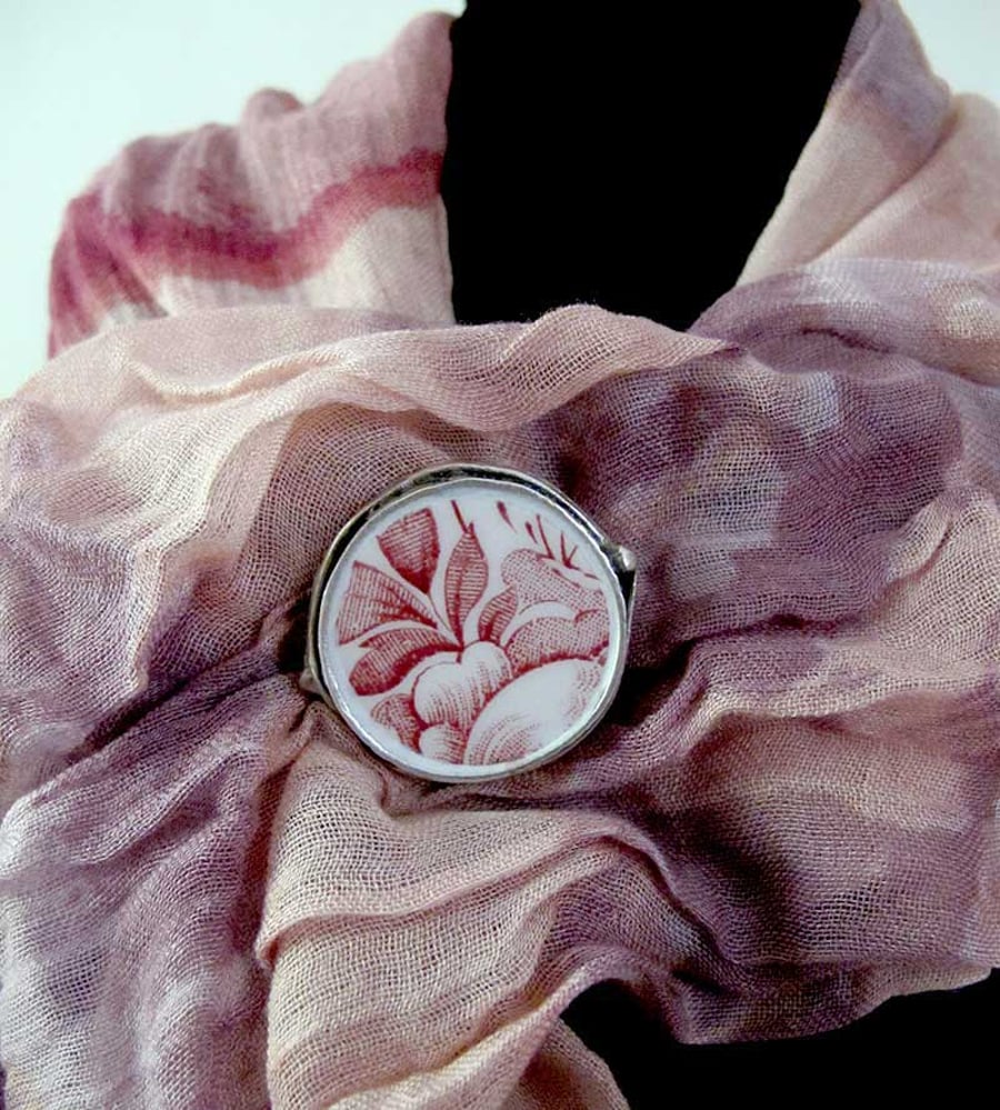 BROOCH BROKEN CHINA VINTAGE CERAMICS