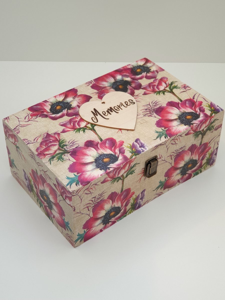 Poppy wooden memory box