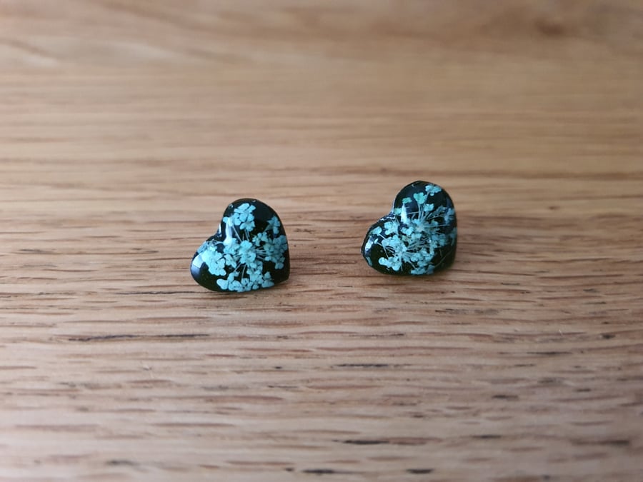 Cute Turquoise Stud Resin Heart Real Dried Flower Earrings