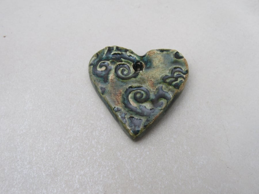 Medium Forest Green Brocade Texture Heart Shaped Ceramic Pendant