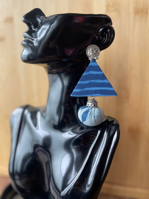 Triangular droplet earrings