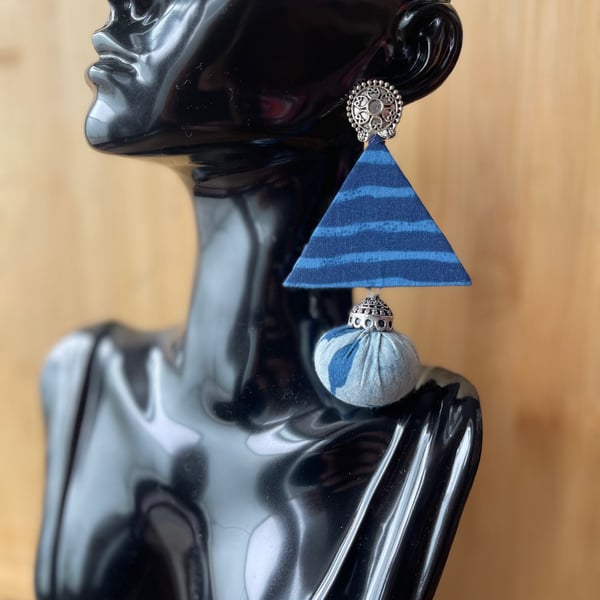 Triangular droplet earrings