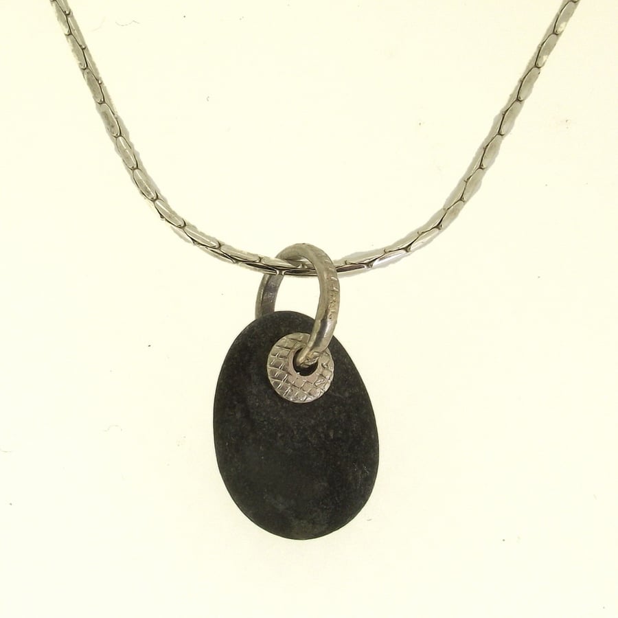 Pebble pendant, pebble necklace, pebble jewellery, natural stone, seaside, beach