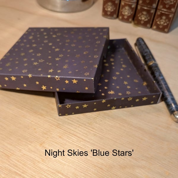 Two ultra-thin gift boxes - Night Skies 'Blue Stars' and 'White Moons'