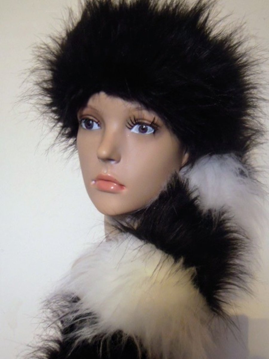 Davy Crockett Raccoon Tail Coonskin Faux Fur Hat Black & White