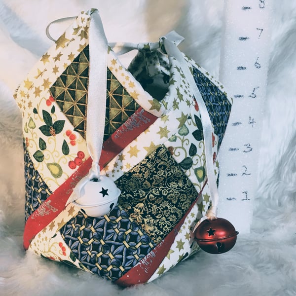SAVE 4.00  Re-usable Quilted Christmas Gift and Project Bag