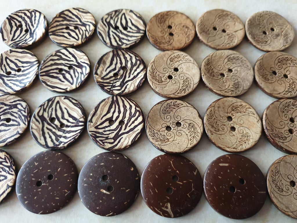 1 & 3 16" 30.5mm 48L Big Real Coconut buttons x 2 Buttons