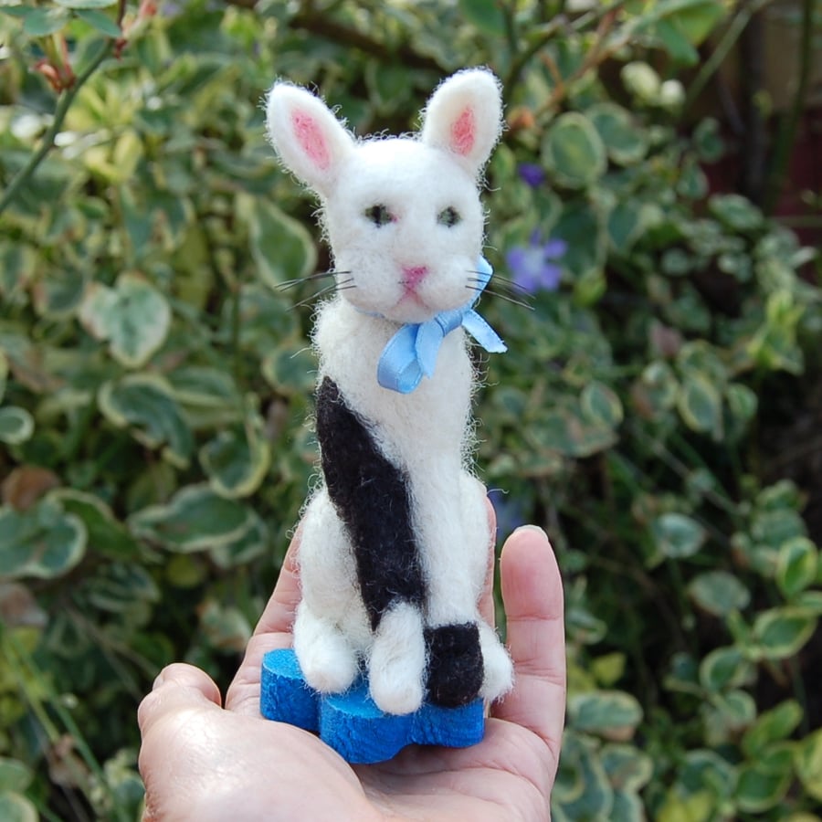 Needle Felt Black and White Cat - wool Cat - cat ornament. 