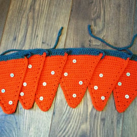 Crochet Summer Strawberry Bunting. 