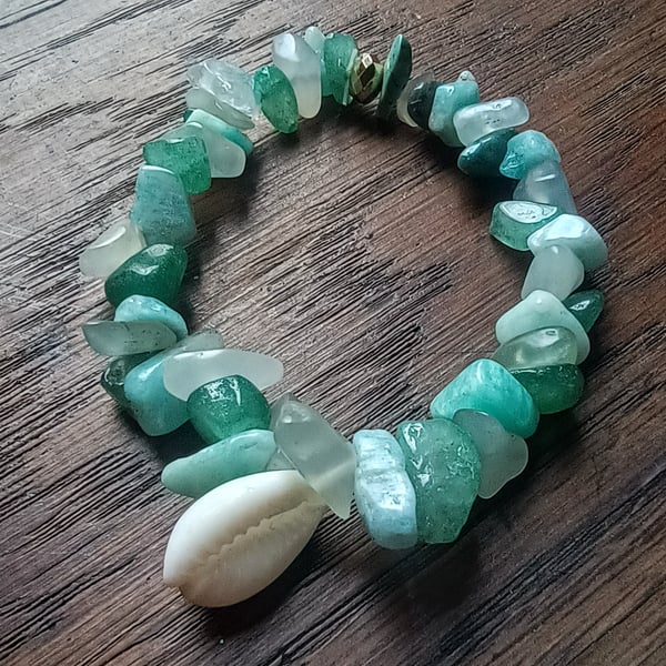 "Sea Mist" - Stretchy crystal chip and sea shell bracelet 