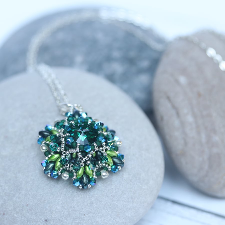 Sparkly Emerald Green Ceres Pendant