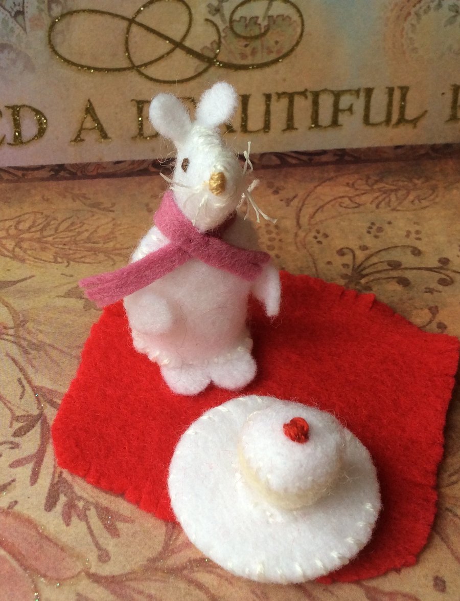 Hand Stiched White Felt Mouse with Cup cake