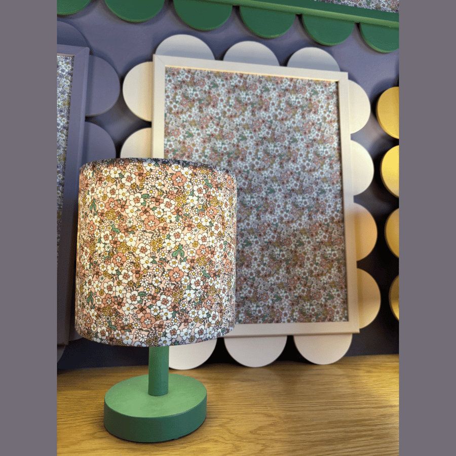 The Spring Mini Lamp – Handmade Floral Table Lamp with Green Wooden Base