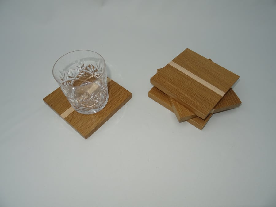Set of 4 drinks coasters in Oak and Sycamore
