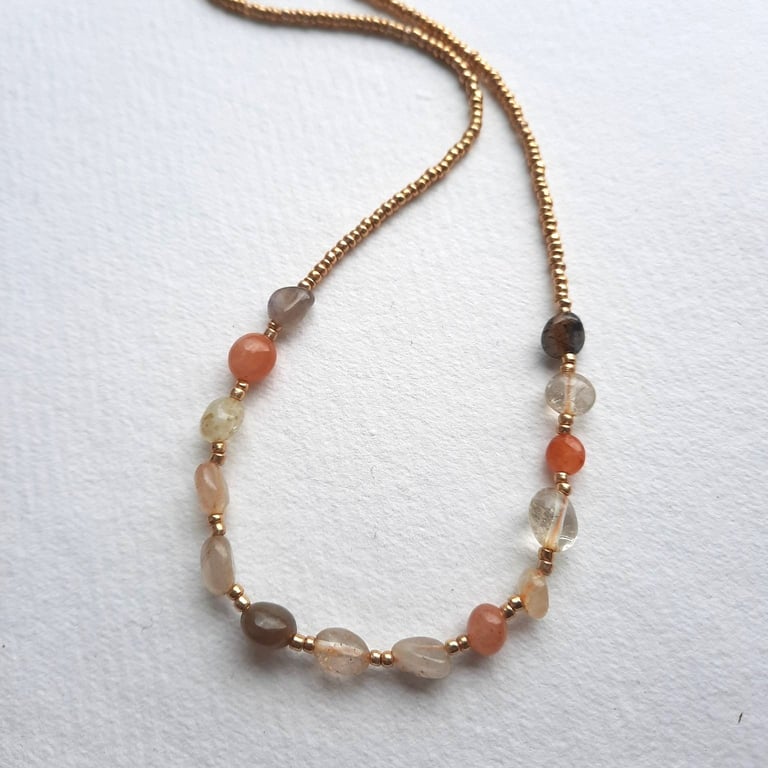 Agate gemstone and glass beaded necklace, 16 to 18 inches