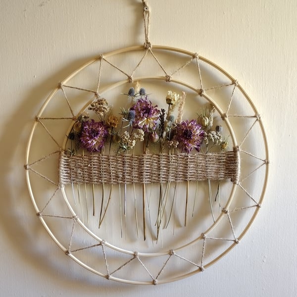 Round dried flower wall hanging