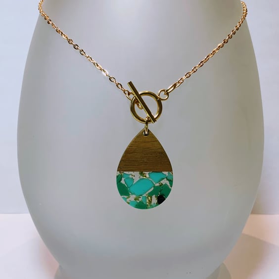 Walnut & Resin Pendant Necklace.