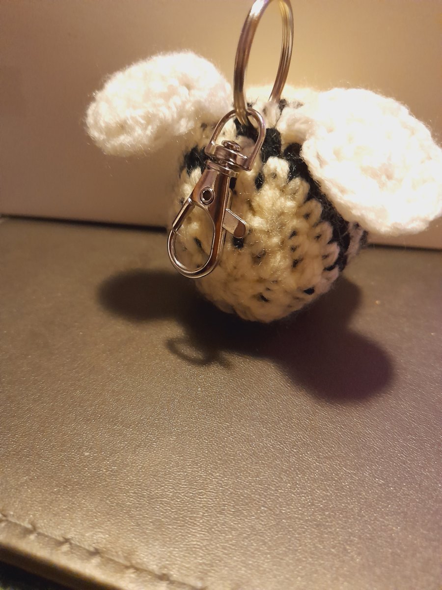 Bee key ring