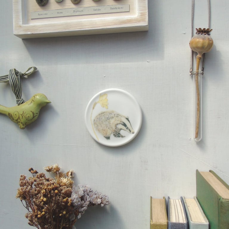 Badger and primrose mini wall plate 