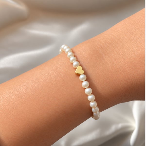 Freshwater Pearl Bracelet with Silver or Gold Heart.