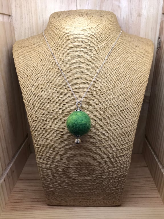  Felt Necklace. (250)
