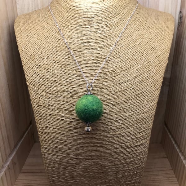  Felt Necklace. (250)