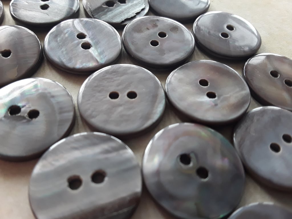 Smoke 18mm almost 34" Segay Pearl    REAL SHELL