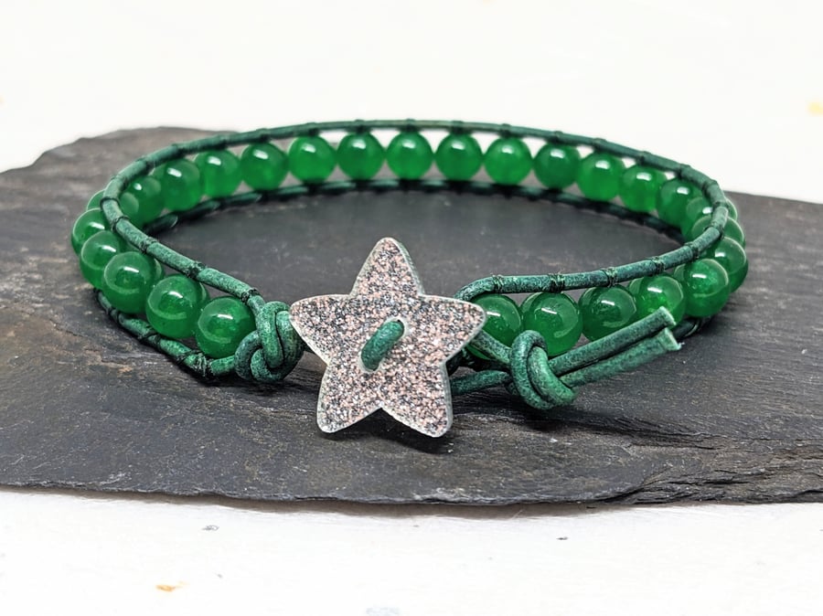 Christmas green agate and leather bracelet with glittery star button fastener