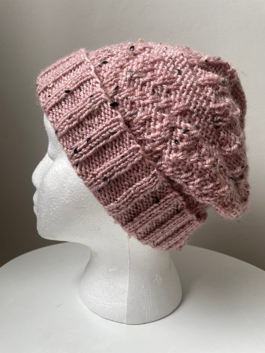 Patterned beanie in soft pink with folded rib 