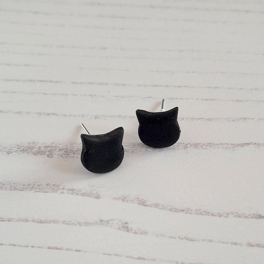 Halloween Mini black cat faces stud earrings