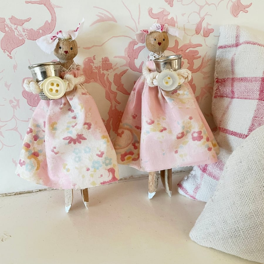 Thimble Peg Doll Folksy