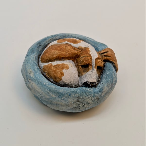 Yorkshire Pudding Basset Hound (blue bed)