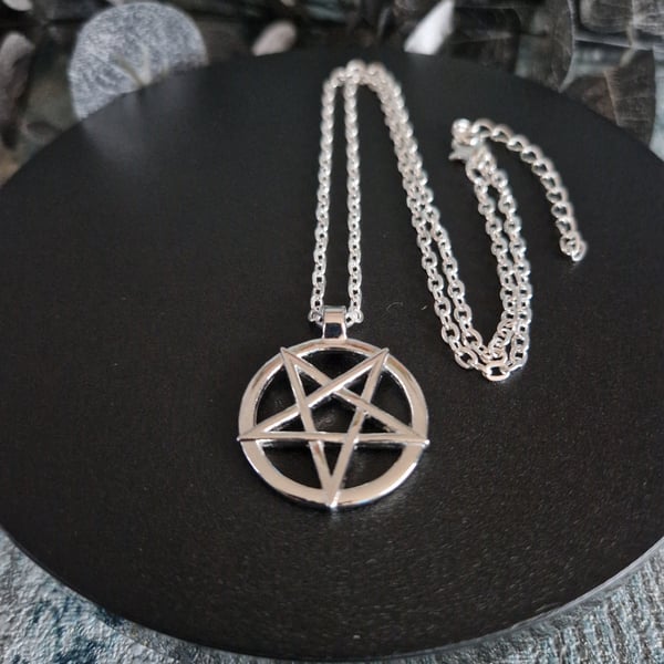 Inverted Pentagram Occult Necklace 18 inch Chain