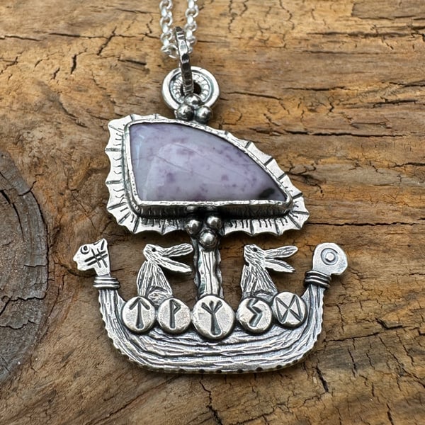 Hare Viking Ship with Tiffany Stone