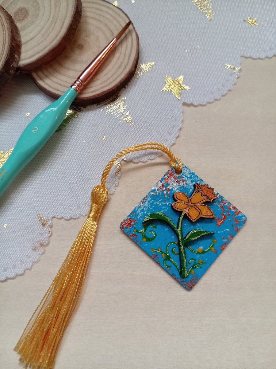 Wooden daffodil bookmark 