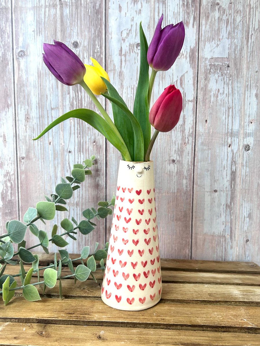 Red Hearts People Vase 