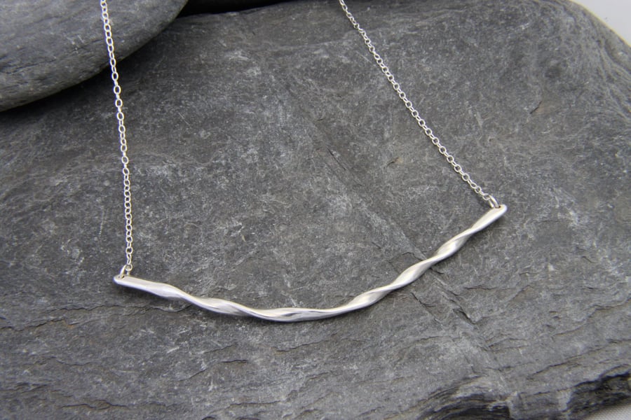 Rolling Waves Sterling Silver twisted bar necklace 