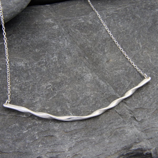 Rolling Waves Sterling Silver twisted bar necklace 