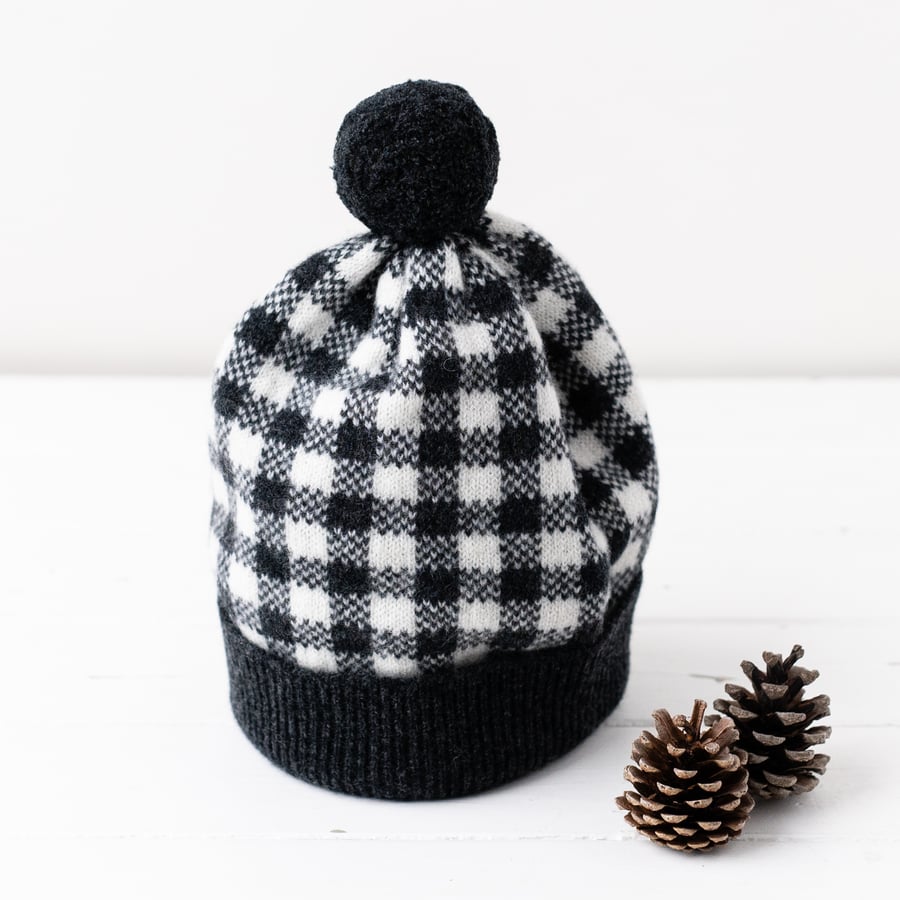 Gingham knitted pom pom hat - monochrome
