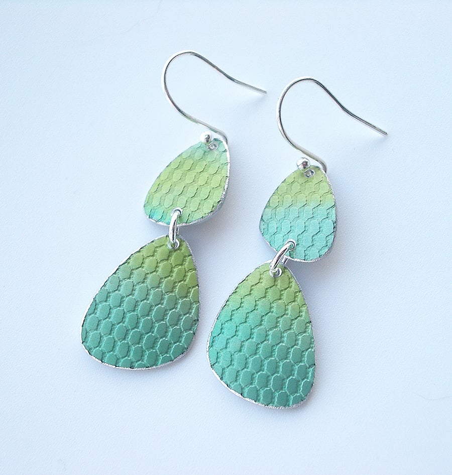 Pebble shaped mid century style green drop earrings